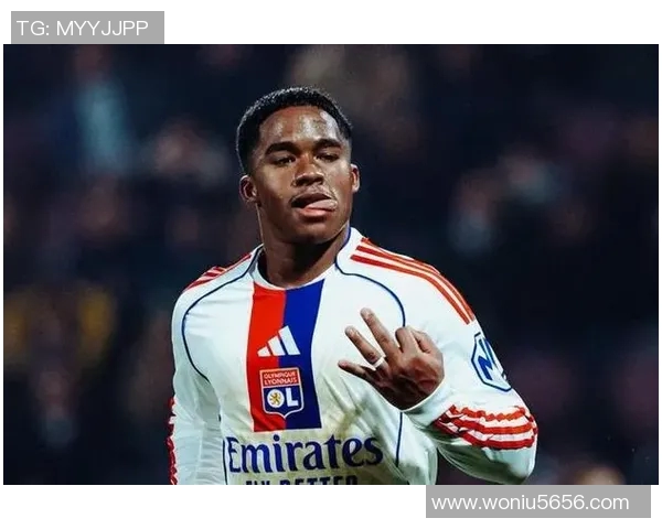 恩德里克的崛起之路：从青涩少年到足球世界的新星